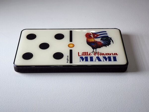 Miami Magnet Domino tile adorned with the iconic image of a rooster. - Image 3